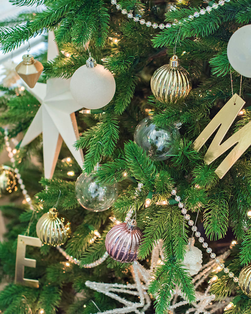 🎄 Smart Pre-Lit Christmas Tree with Remote Control – [FLASH SALE]